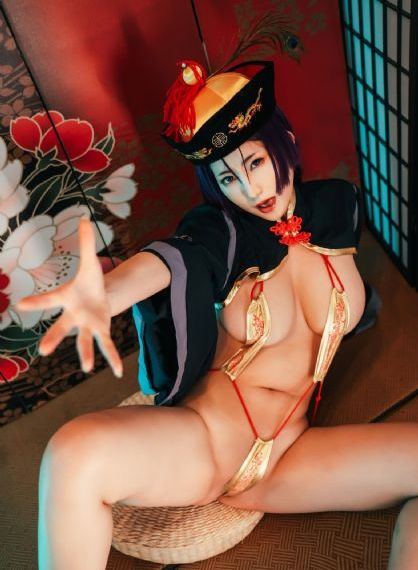 她在丈夫面前